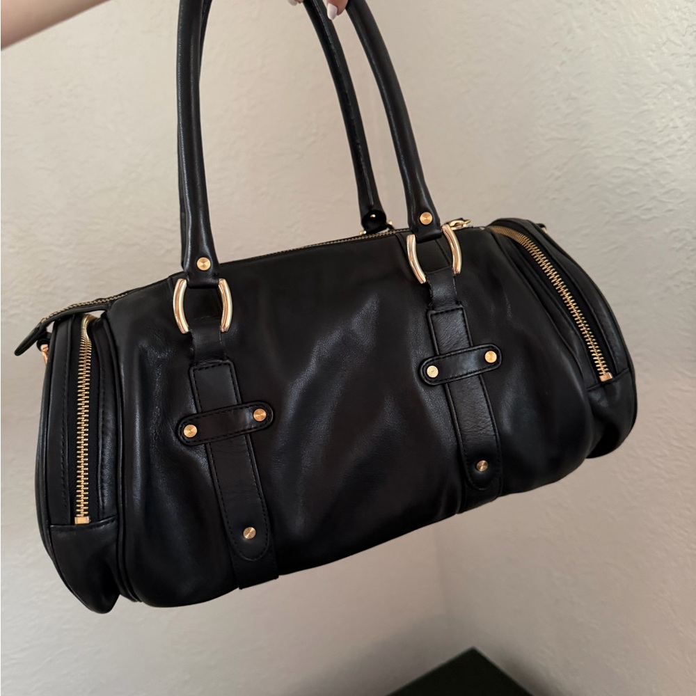 Elegant 100% Leather Black Handbag - Picture 4 of 8